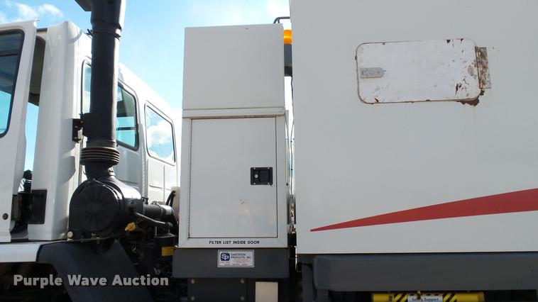 image for item DA1140 2006 Elgin Eagle Series F street sweeper