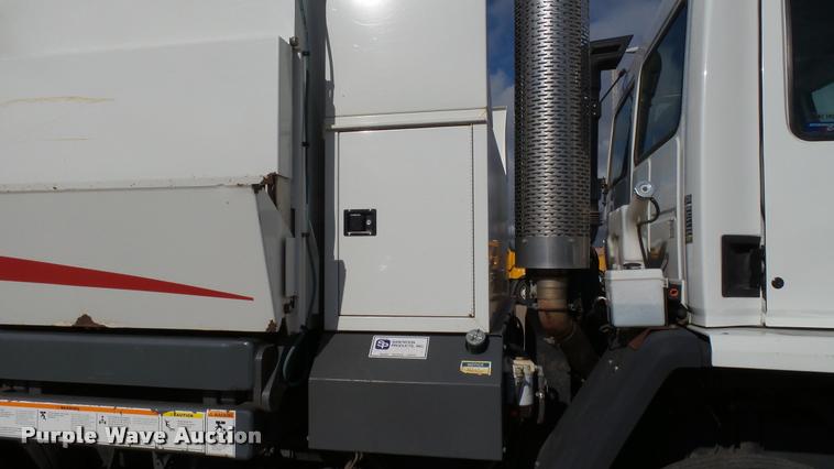 image for item DA1140 2006 Elgin Eagle Series F street sweeper