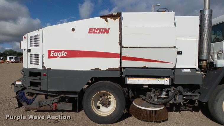 image for item DA1140 2006 Elgin Eagle Series F street sweeper