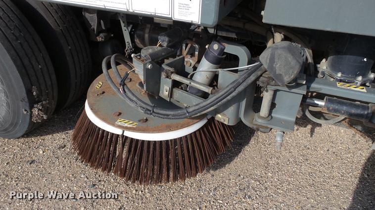 image for item DA1140 2006 Elgin Eagle Series F street sweeper