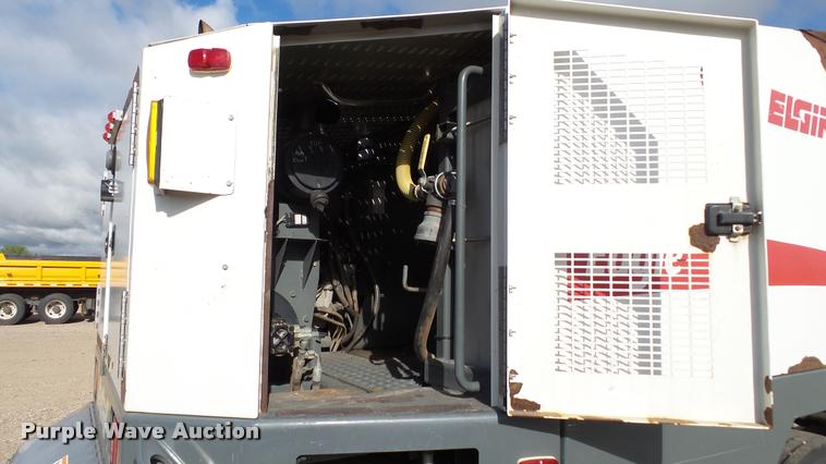 image for item DA1140 2006 Elgin Eagle Series F street sweeper