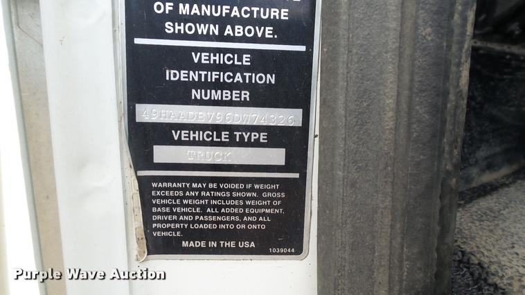 image for item DA1140 2006 Elgin Eagle Series F street sweeper