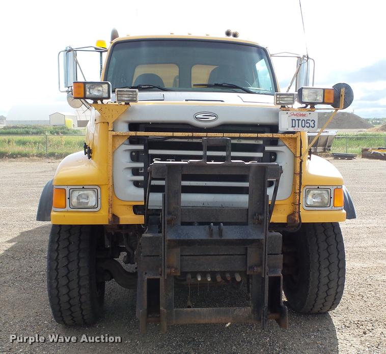 image for item DA1141 2003 Sterling L9500 dump truck