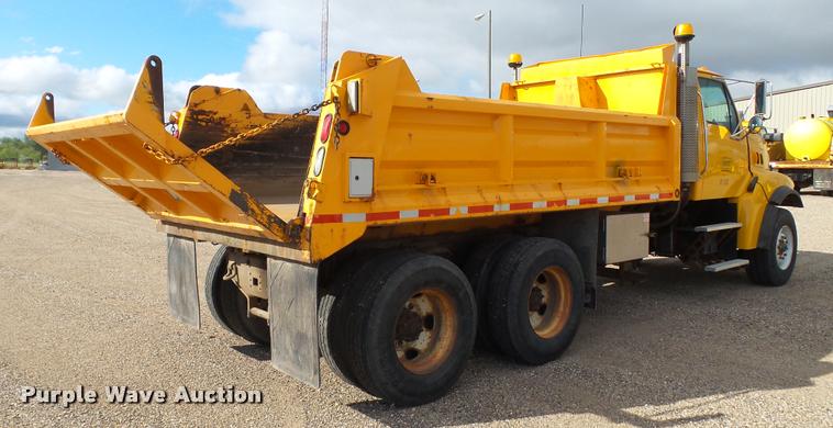 image for item DA1141 2003 Sterling L9500 dump truck