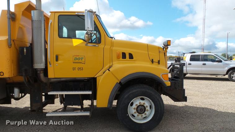 image for item DA1141 2003 Sterling L9500 dump truck