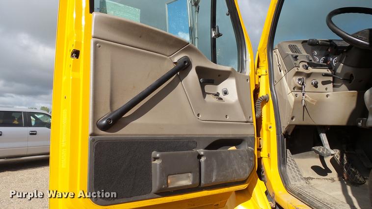 image for item DA1141 2003 Sterling L9500 dump truck