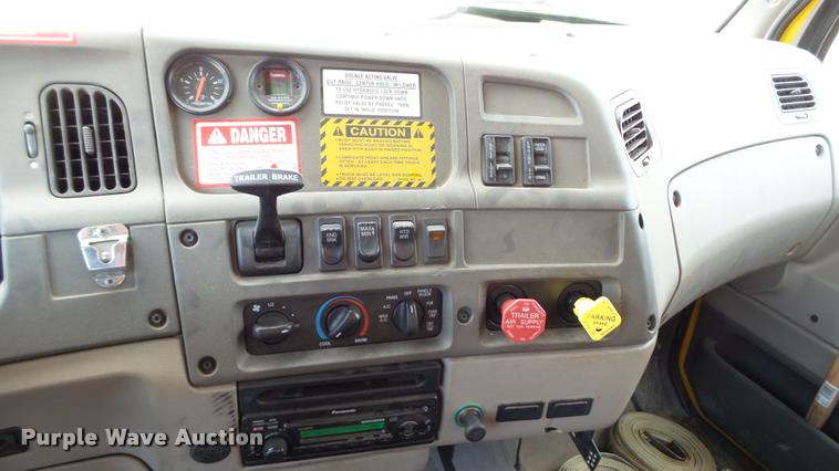 image for item DA1141 2003 Sterling L9500 dump truck