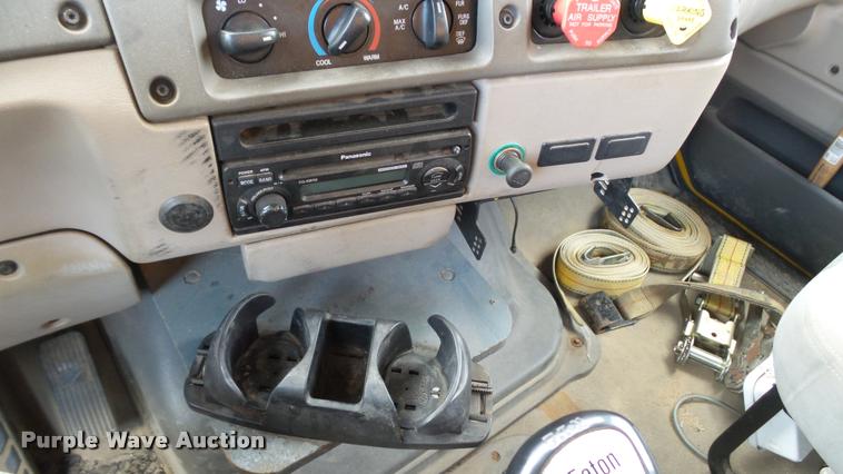 image for item DA1141 2003 Sterling L9500 dump truck