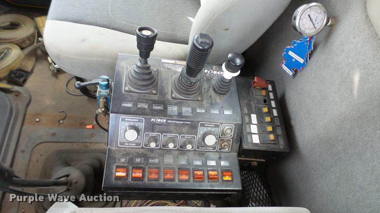 image for item DA1141 2003 Sterling L9500 dump truck