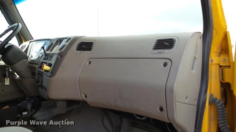 image for item DA1141 2003 Sterling L9500 dump truck