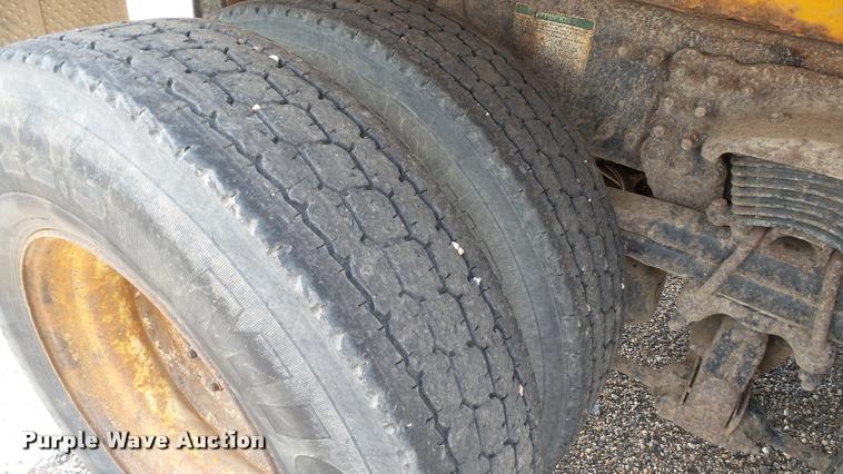 image for item DA1141 2003 Sterling L9500 dump truck