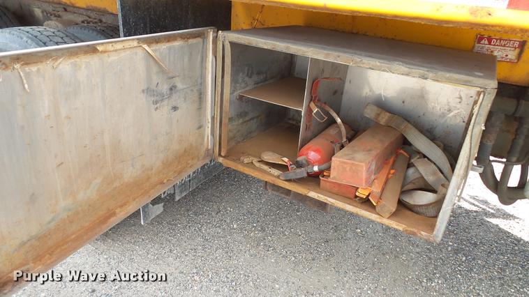 image for item DA1141 2003 Sterling L9500 dump truck