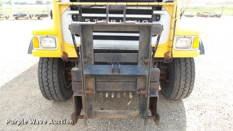image for item DA1141 2003 Sterling L9500 dump truck
