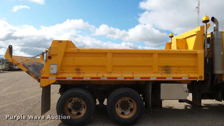 image for item DA1141 2003 Sterling L9500 dump truck