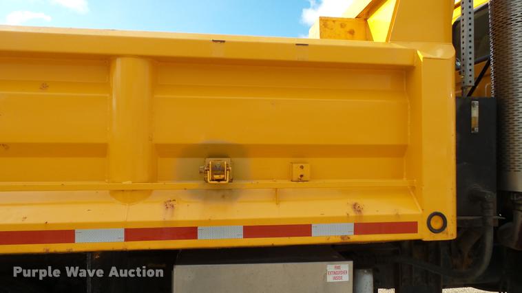 image for item DA1141 2003 Sterling L9500 dump truck