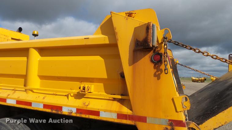 image for item DA1141 2003 Sterling L9500 dump truck