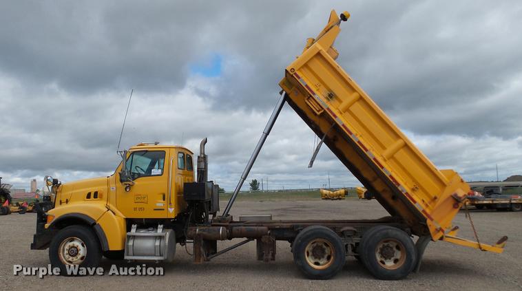 image for item DA1141 2003 Sterling L9500 dump truck