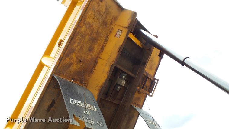 image for item DA1141 2003 Sterling L9500 dump truck