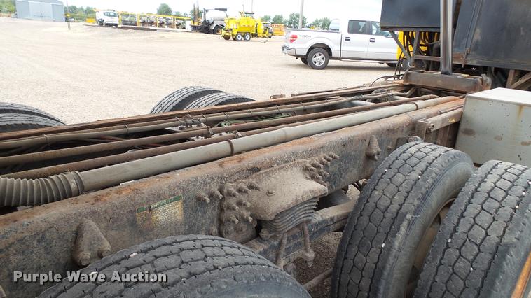 image for item DA1141 2003 Sterling L9500 dump truck