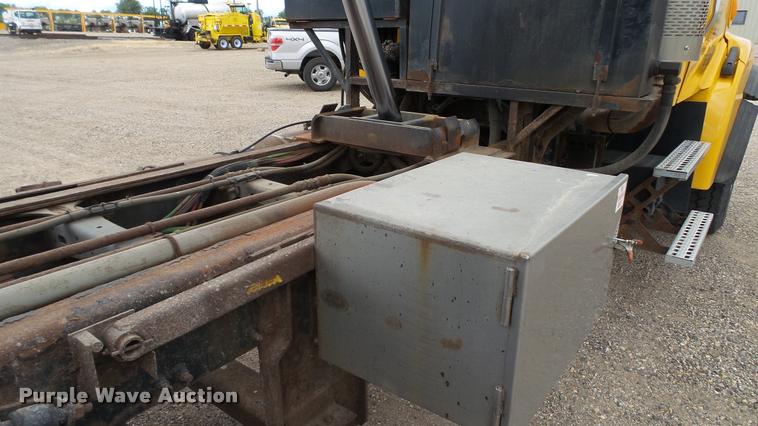 image for item DA1141 2003 Sterling L9500 dump truck