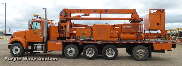 image for item DA1142 1993 Volvo WCM bridge inspection truck