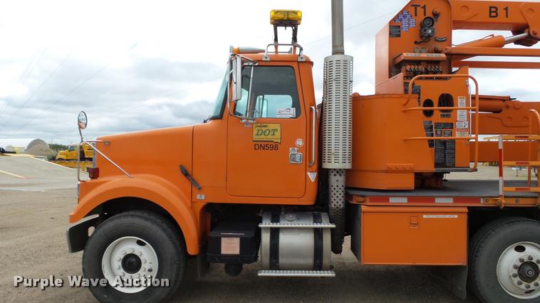 image for item DA1142 1993 Volvo WCM bridge inspection truck