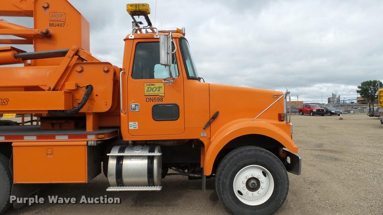 image for item DA1142 1993 Volvo WCM bridge inspection truck