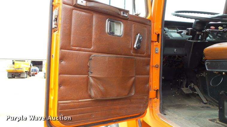 image for item DA1142 1993 Volvo WCM bridge inspection truck