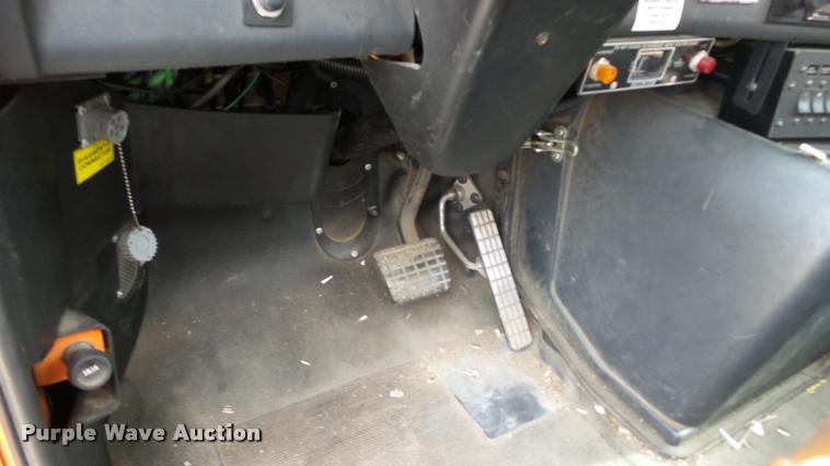 image for item DA1142 1993 Volvo WCM bridge inspection truck