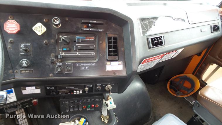 image for item DA1142 1993 Volvo WCM bridge inspection truck