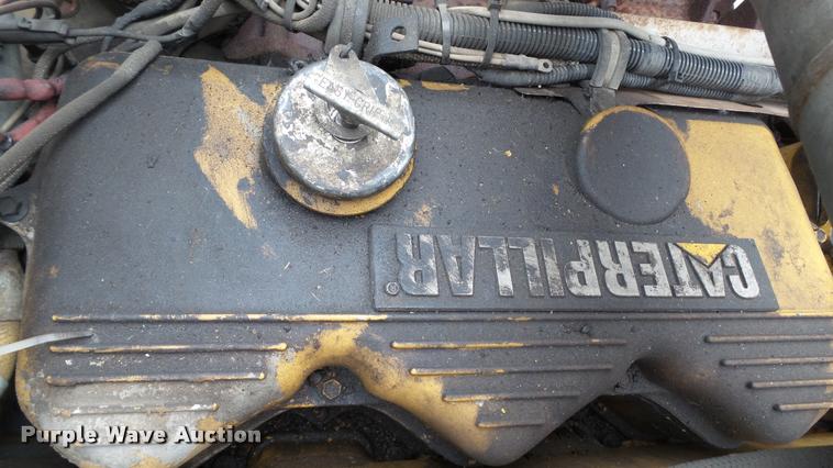 image for item DA1142 1993 Volvo WCM bridge inspection truck