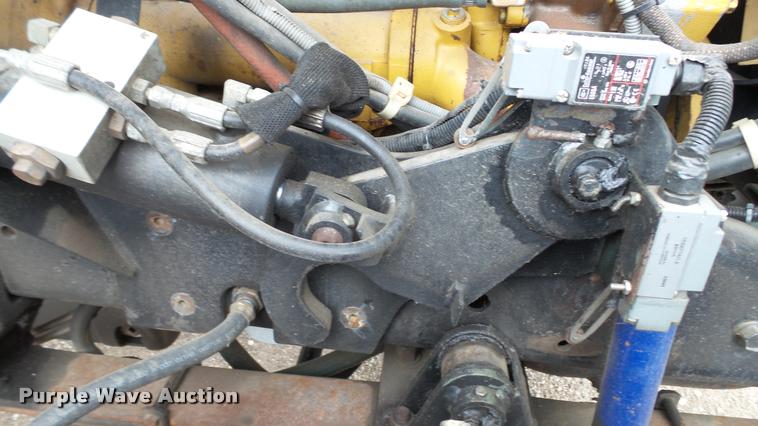 image for item DA1142 1993 Volvo WCM bridge inspection truck