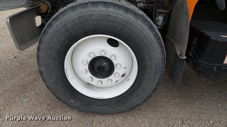 image for item DA1142 1993 Volvo WCM bridge inspection truck