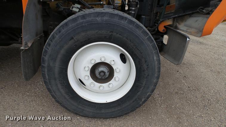 image for item DA1142 1993 Volvo WCM bridge inspection truck