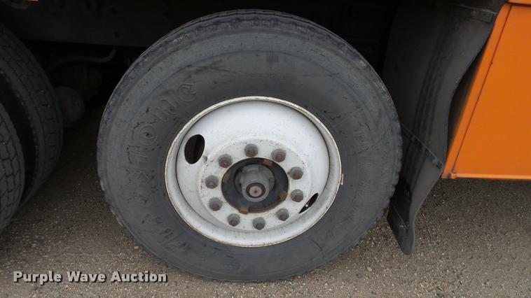 image for item DA1142 1993 Volvo WCM bridge inspection truck