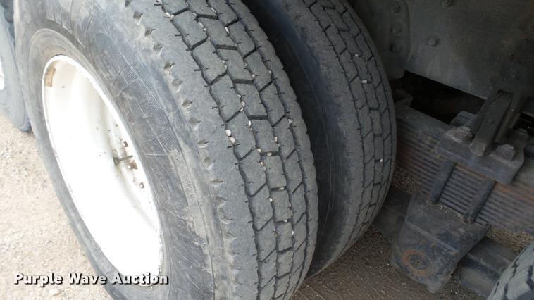 image for item DA1142 1993 Volvo WCM bridge inspection truck