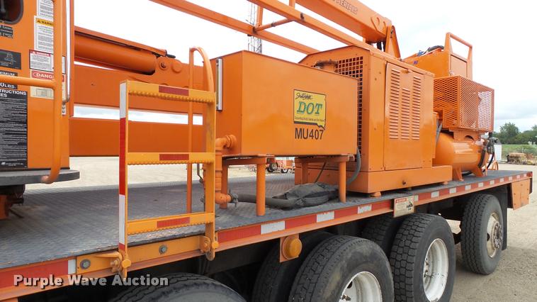 image for item DA1142 1993 Volvo WCM bridge inspection truck