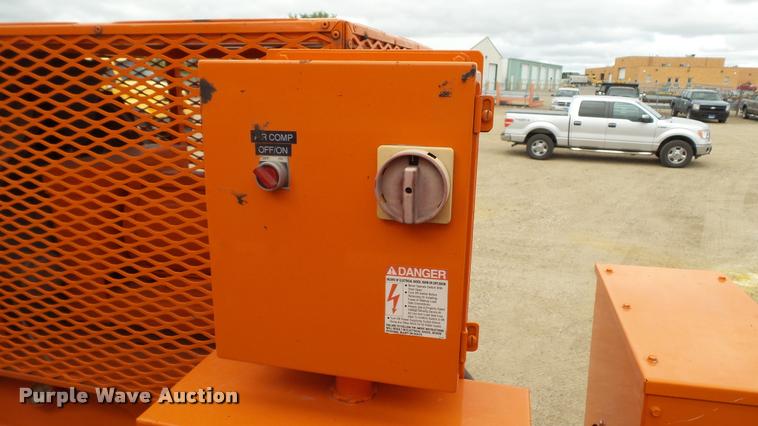 image for item DA1142 1993 Volvo WCM bridge inspection truck