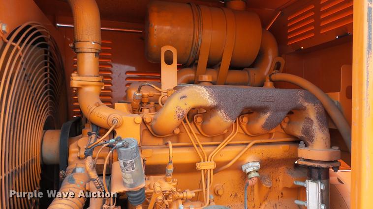 image for item DA1142 1993 Volvo WCM bridge inspection truck