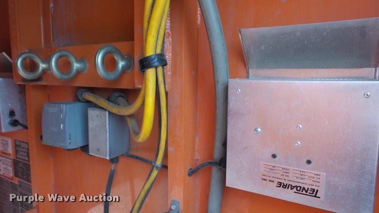 image for item DA1142 1993 Volvo WCM bridge inspection truck