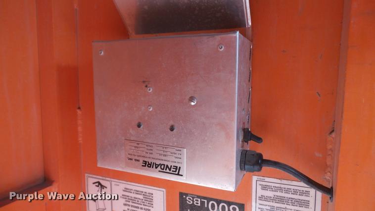 image for item DA1142 1993 Volvo WCM bridge inspection truck