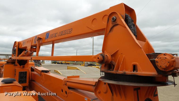 image for item DA1142 1993 Volvo WCM bridge inspection truck