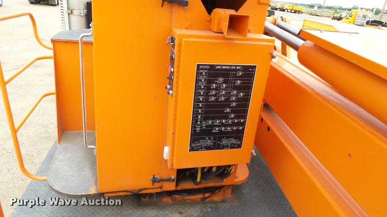 image for item DA1142 1993 Volvo WCM bridge inspection truck