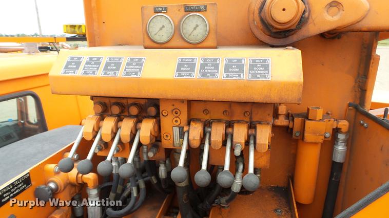 image for item DA1142 1993 Volvo WCM bridge inspection truck