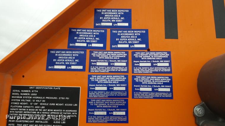 image for item DA1142 1993 Volvo WCM bridge inspection truck