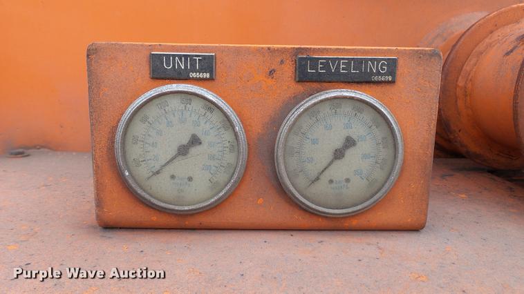 image for item DA1142 1993 Volvo WCM bridge inspection truck