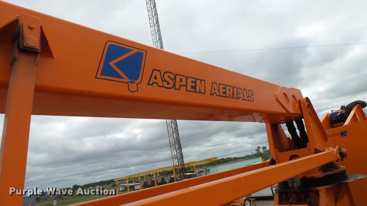 image for item DA1142 1993 Volvo WCM bridge inspection truck