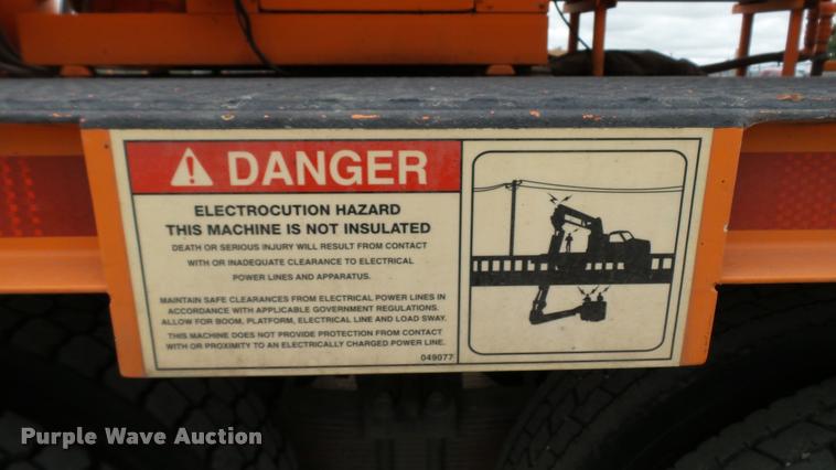 image for item DA1142 1993 Volvo WCM bridge inspection truck