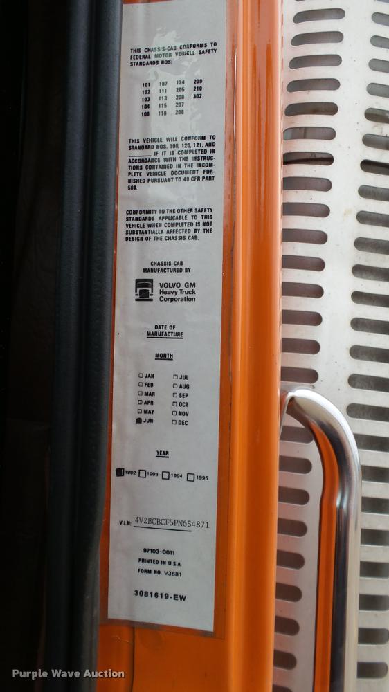 image for item DA1142 1993 Volvo WCM bridge inspection truck