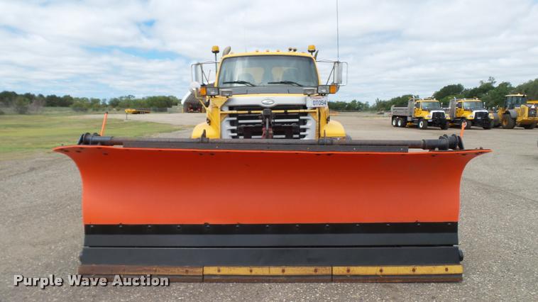 image for item DA1145 2003 Sterling L9500 dump truck